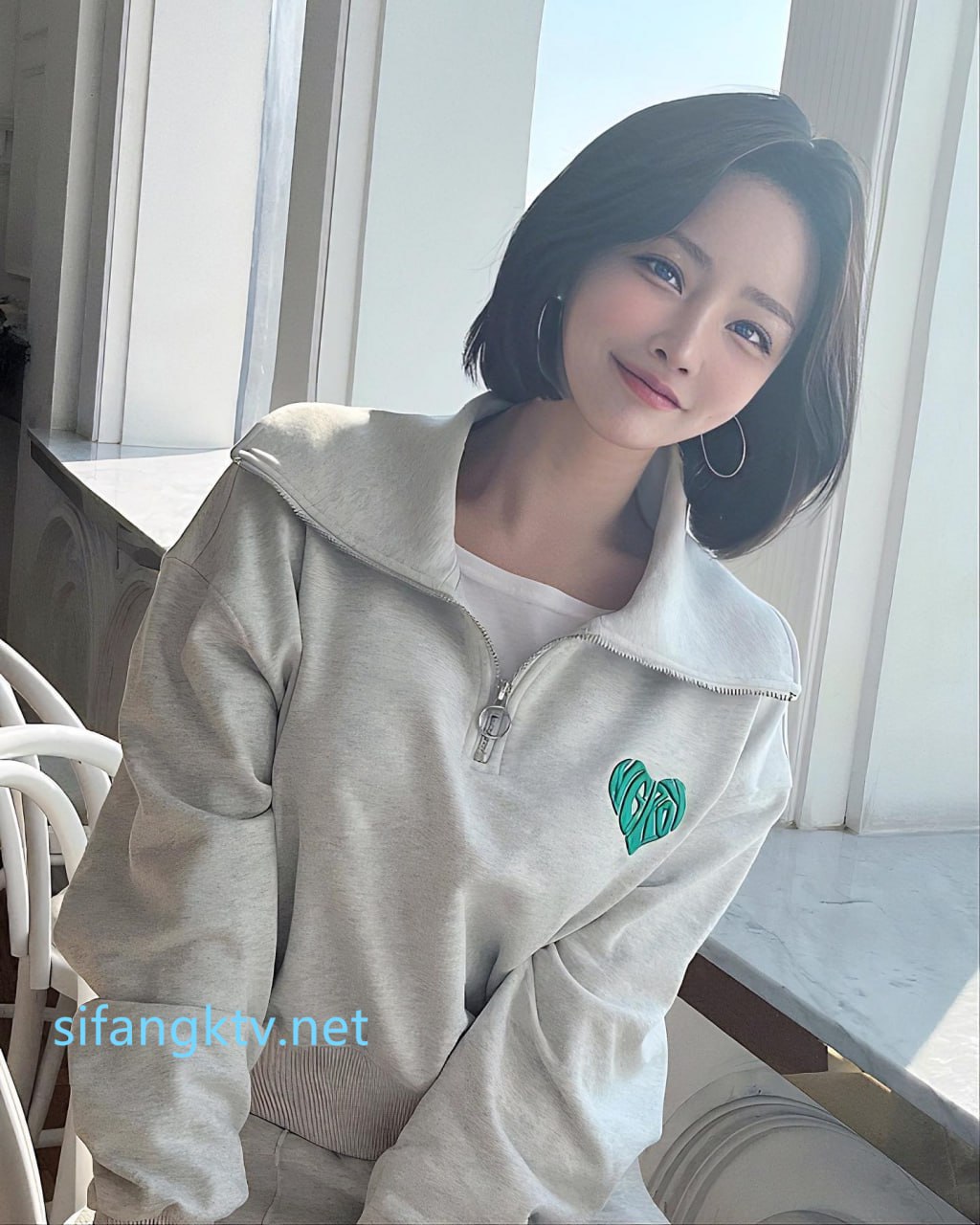 办公室的淫荡女